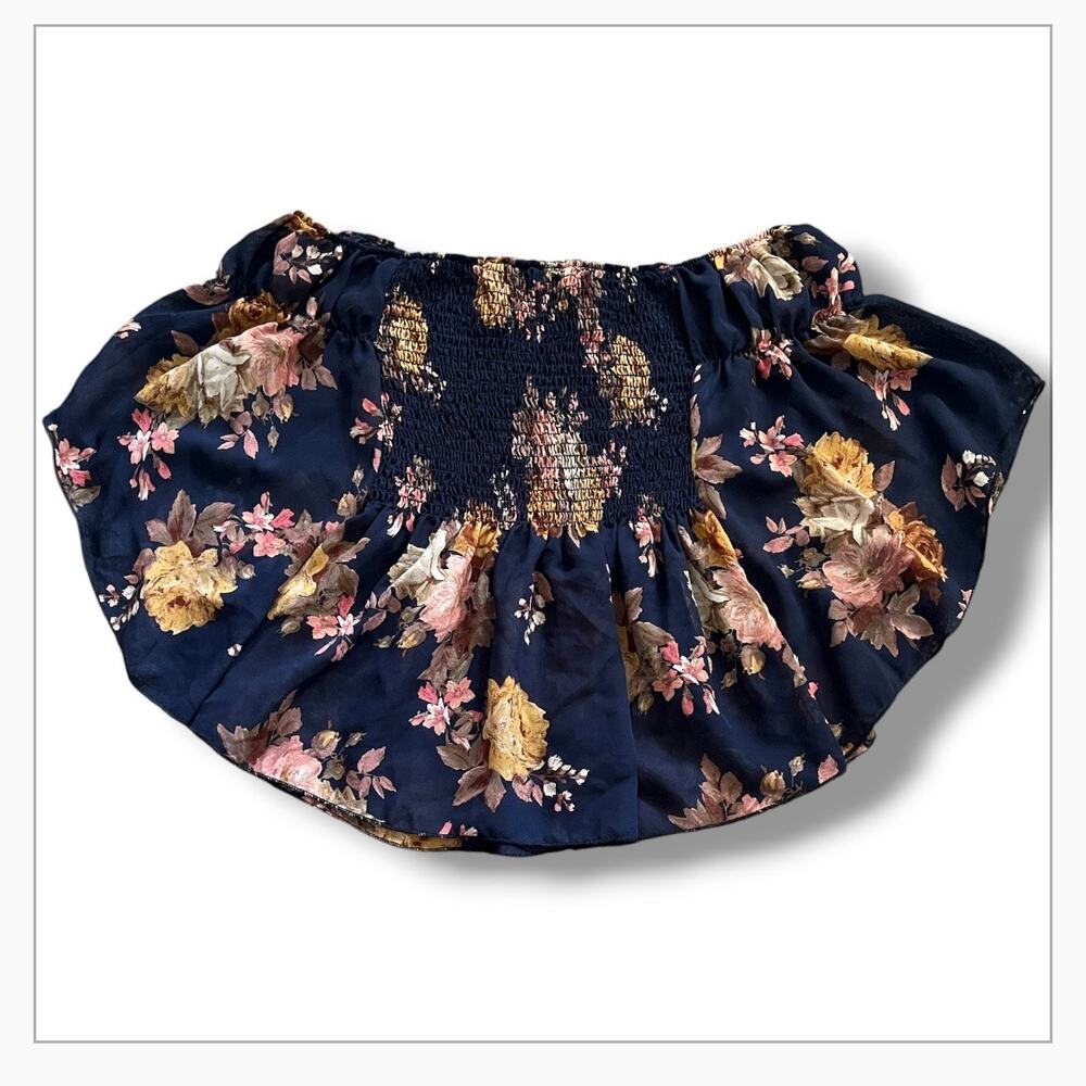 Vintage Floral Off-The-Shoulder Smocked Crop Top - Brand: Klaxons Size: Fits S/M